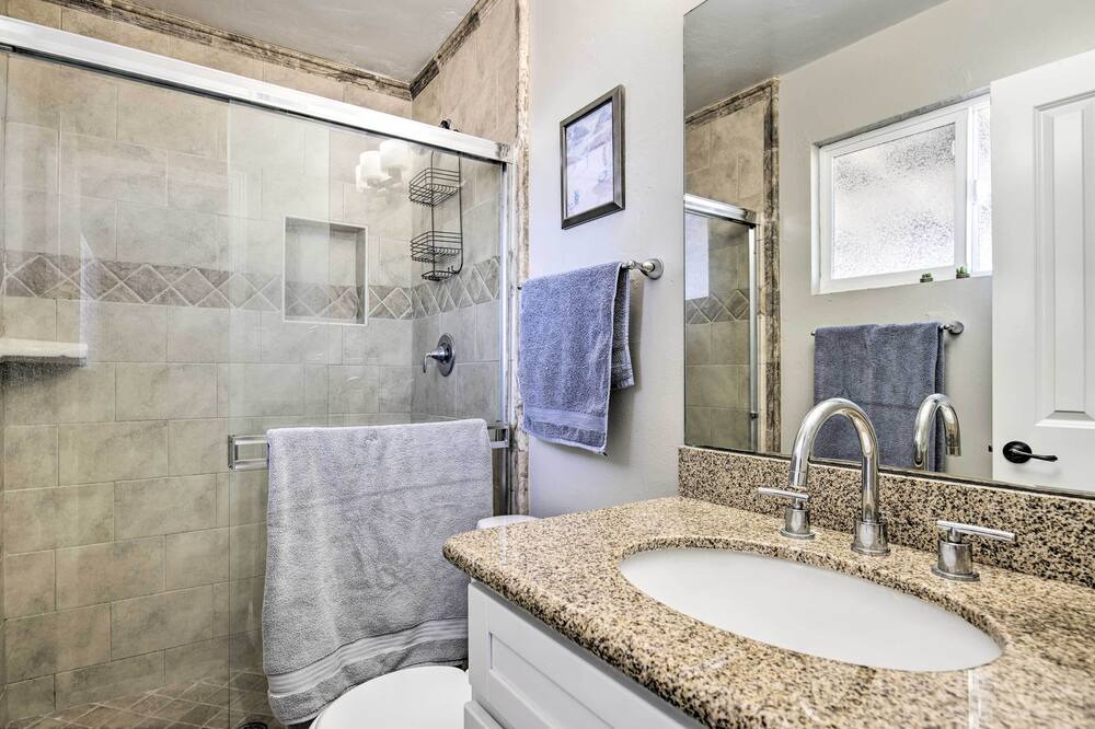 Photo of Bathroom in Sunset