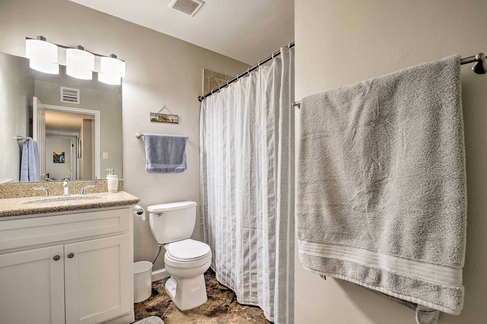 Photo of Bathroom in Sunset