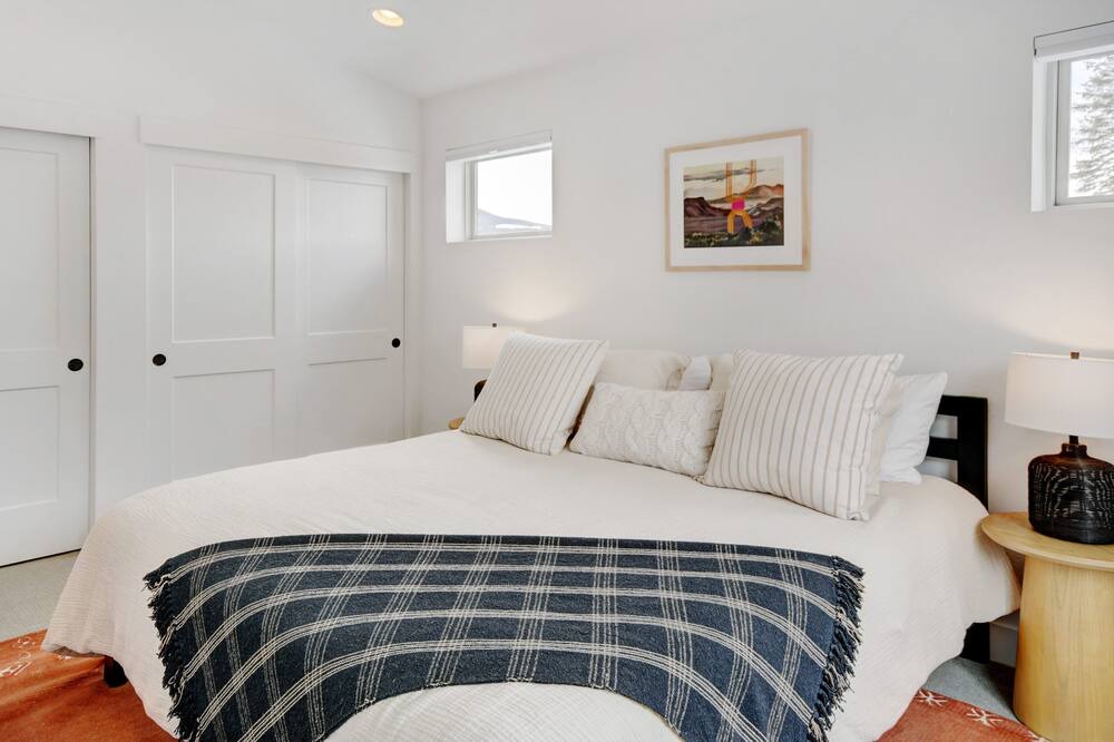 Photo of Bedroom in Rendezvous