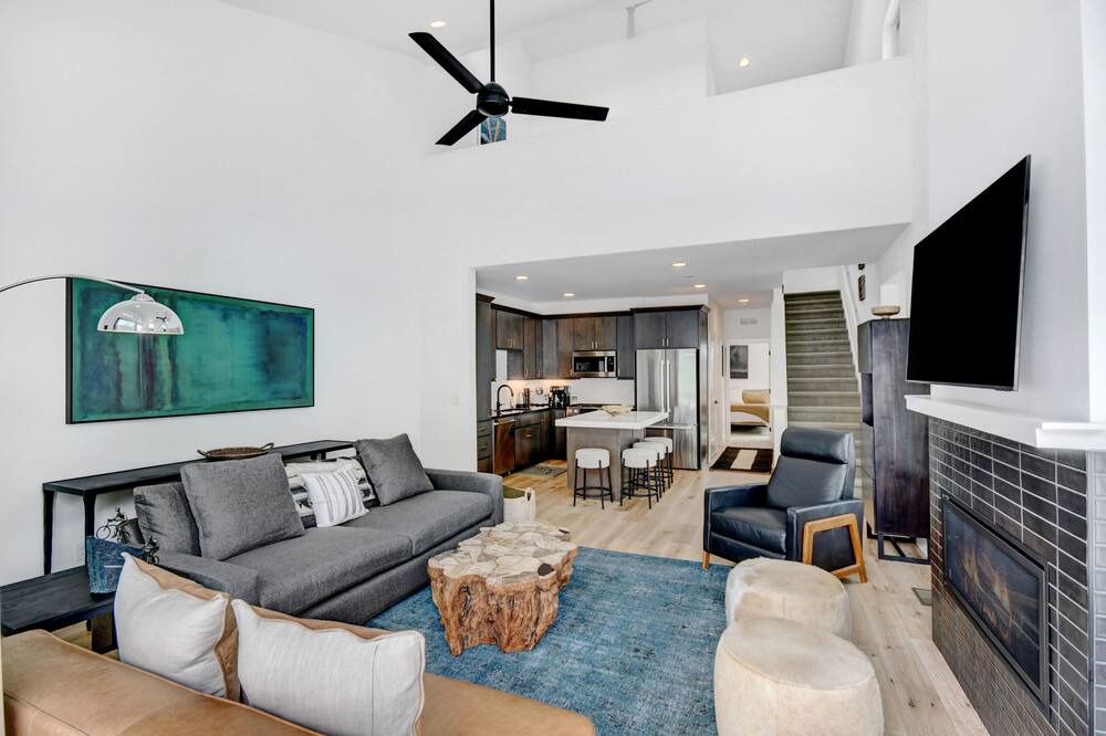 Photo of Livingroom in Rendezvous