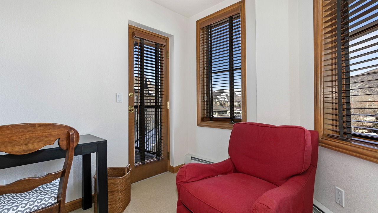 Photo of Livingroom in Avon