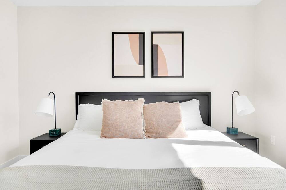 Photo of Bedroom in Hale