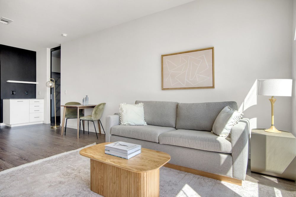 Photo of Livingroom in Five Points