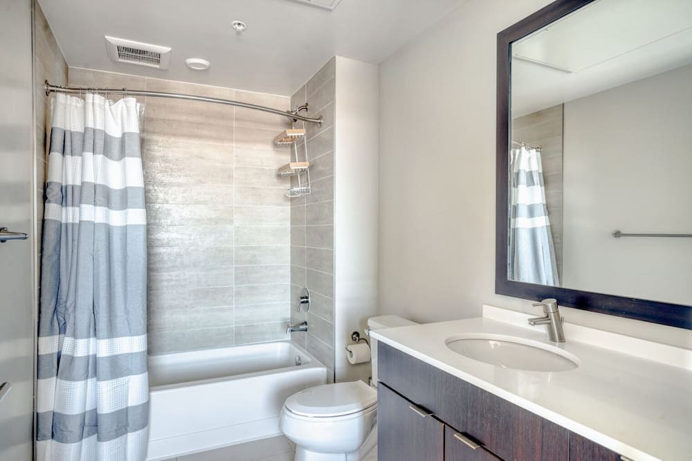 Photo of Bathroom in Hale