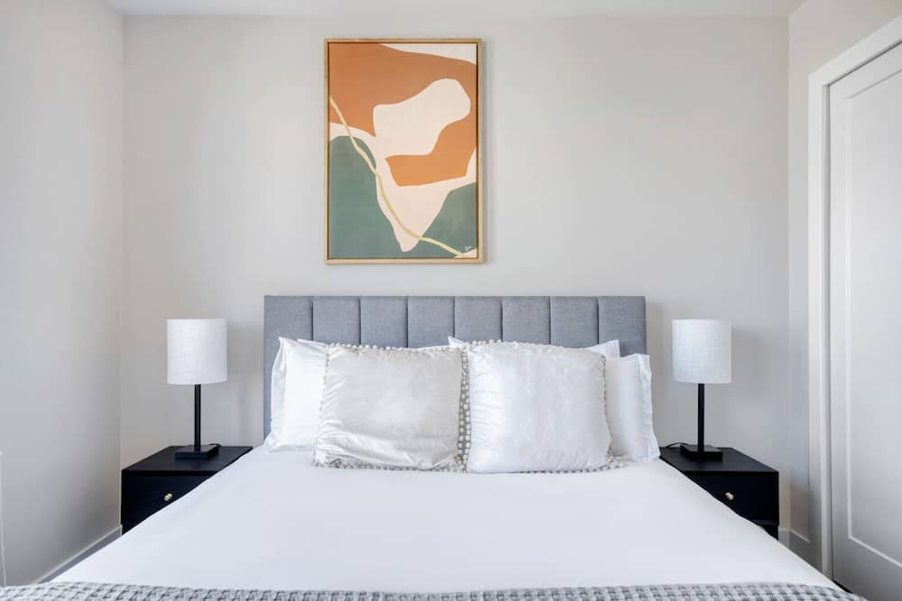 Photo of Bedroom in Hale