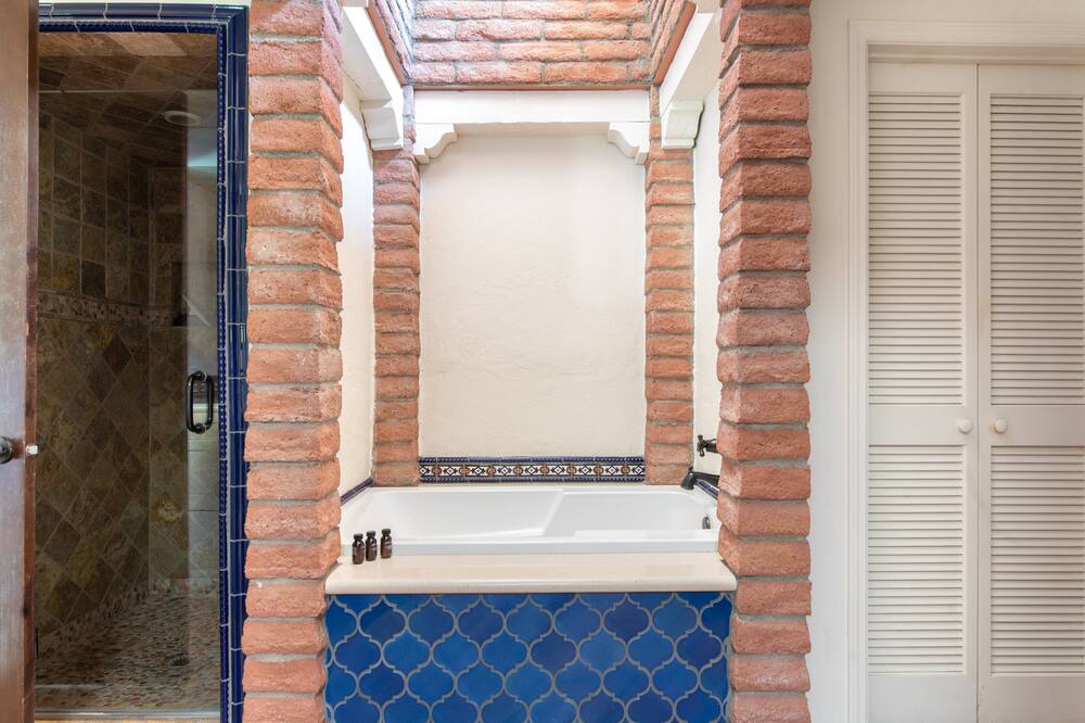 Photo of Bathroom in Camelback Sierra