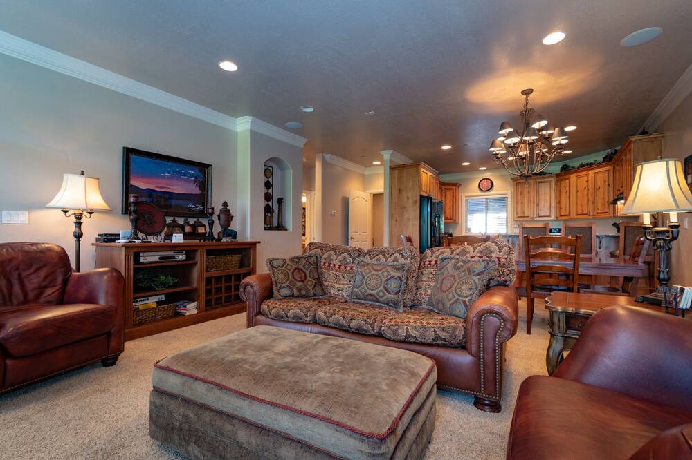 Photo of Livingroom in Ogden