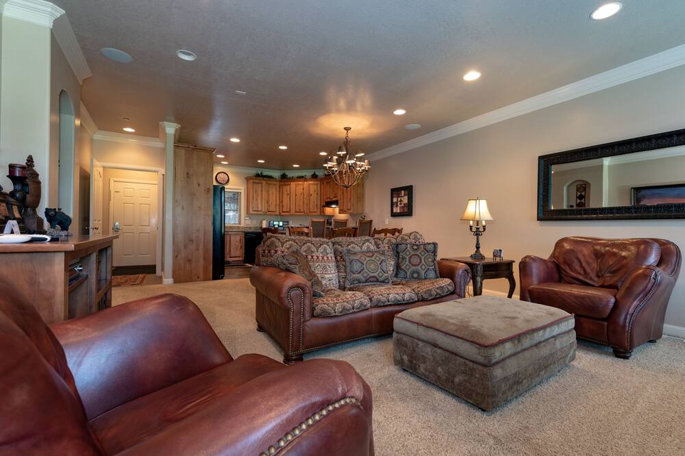 Photo of Livingroom in Ogden