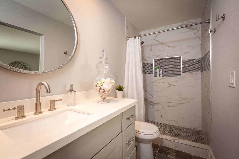 Photo of Bathroom in Woodland Springs