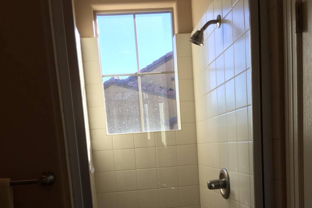 Photo of Bathroom in Talon Retreat