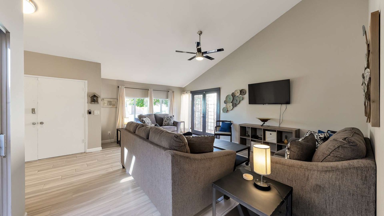 Photo of Livingroom in Pima Meadows