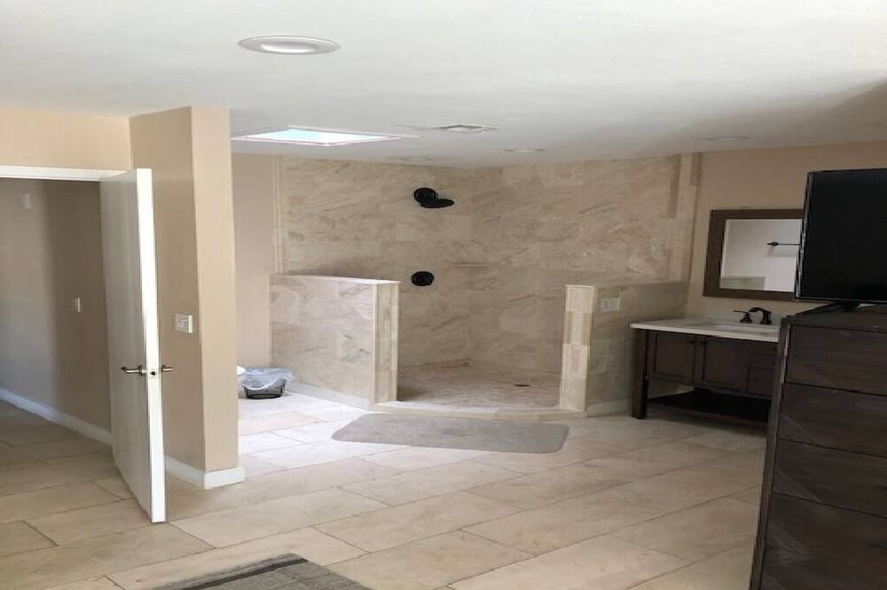 Photo of Bathroom in McCormick Ranch