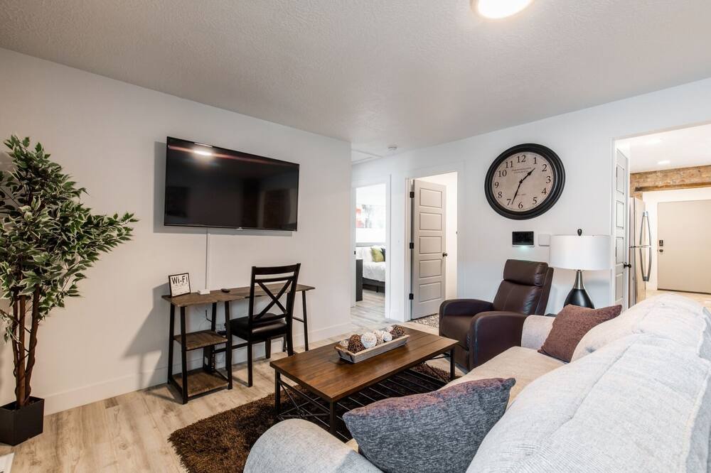 Photo of Bedroom in Central City
