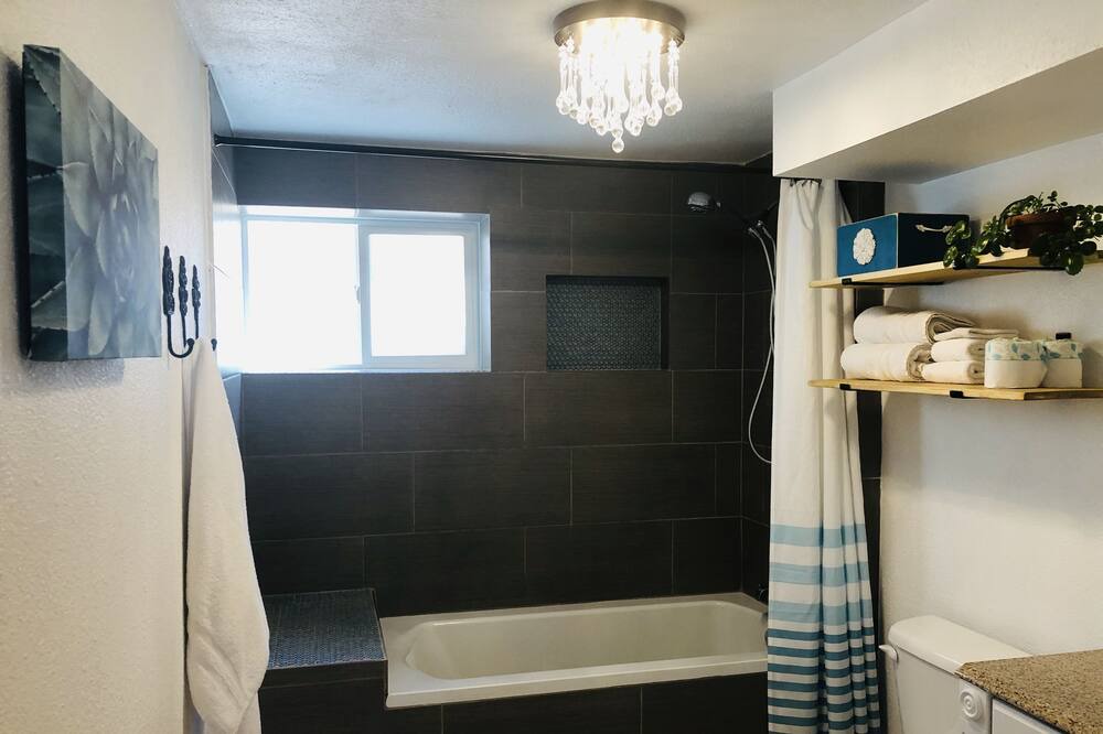 Photo of Bathroom in Page