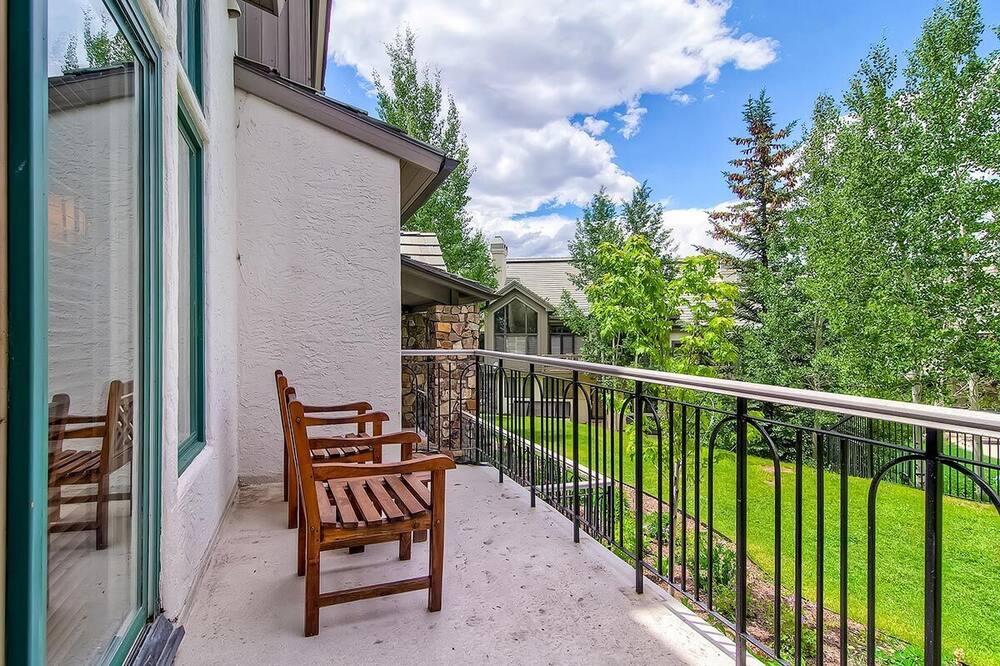 Photo of Patio Balcony in Highlands Townhomes