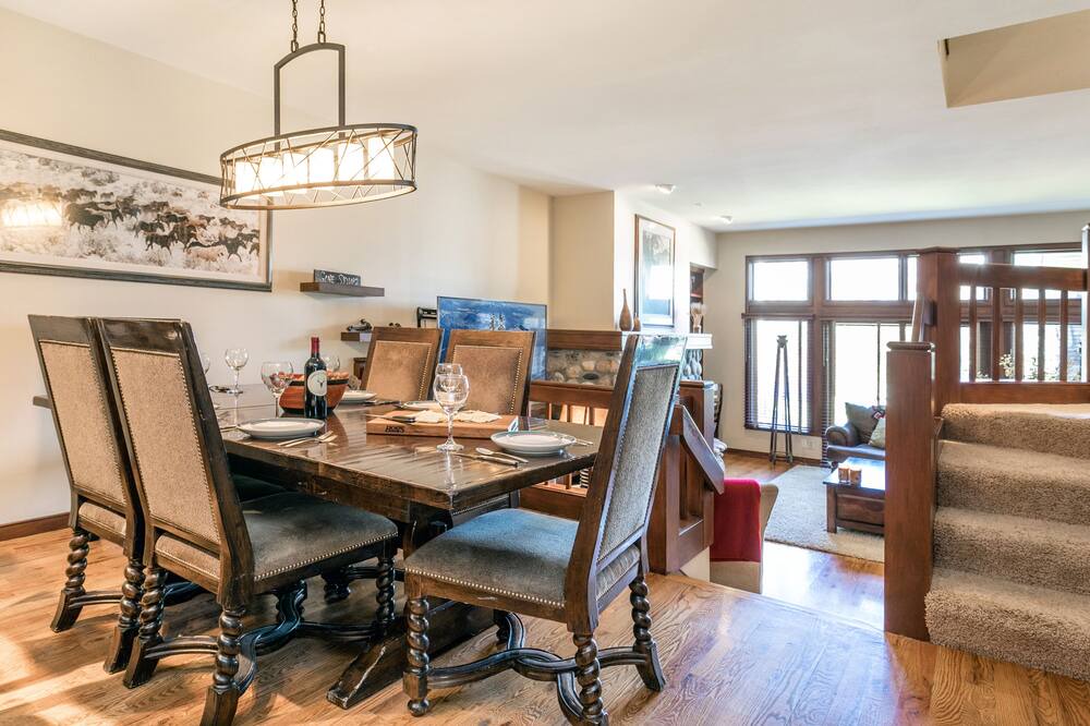 Photo of Kitchen in Highlands Townhomes