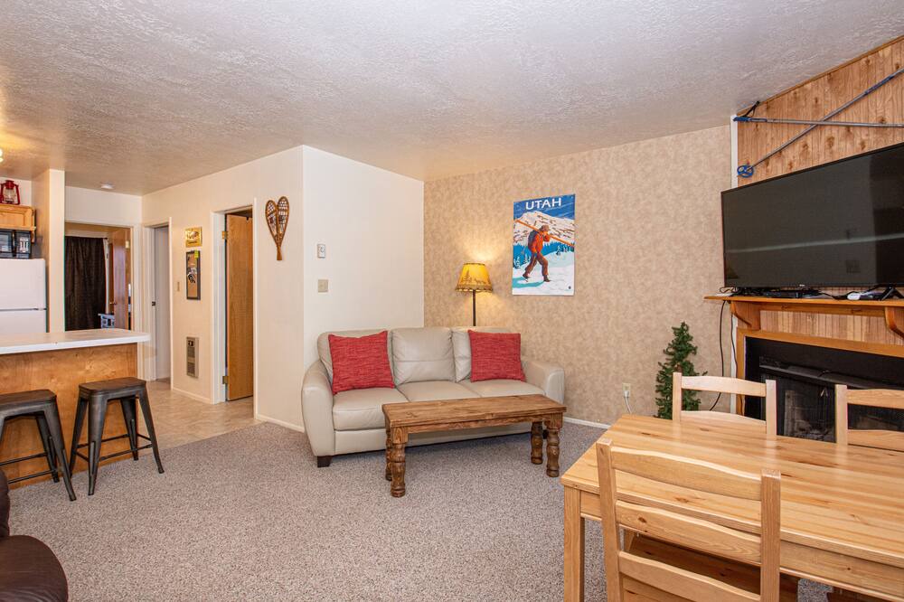 Photo of Livingroom in Wolf Creek