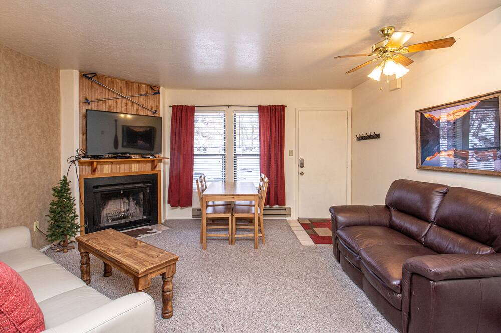 Photo of Livingroom in Wolf Creek