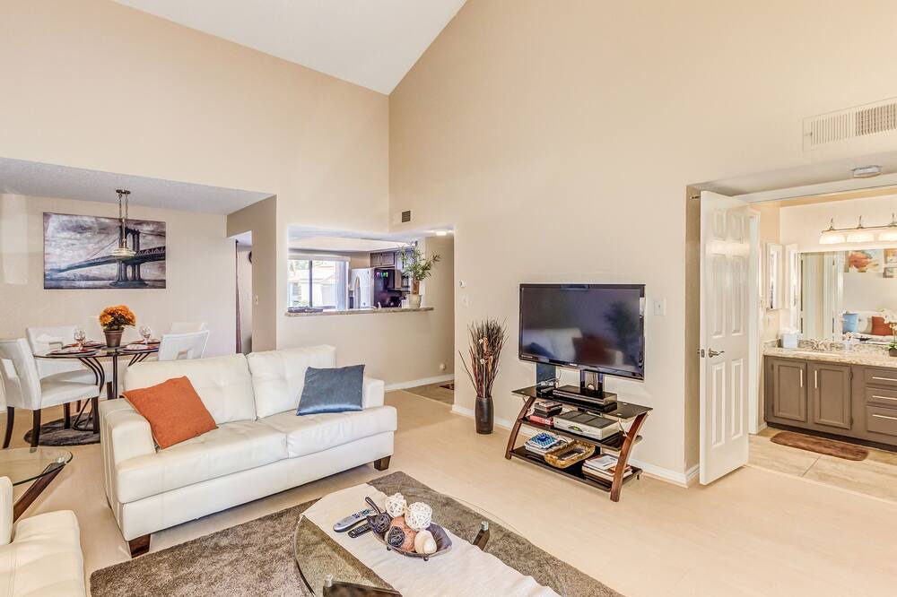 Photo of Livingroom in Village Three