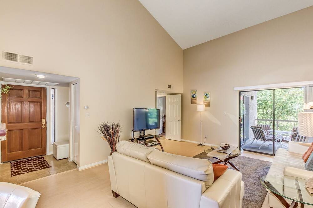 Photo of Livingroom in Village Three