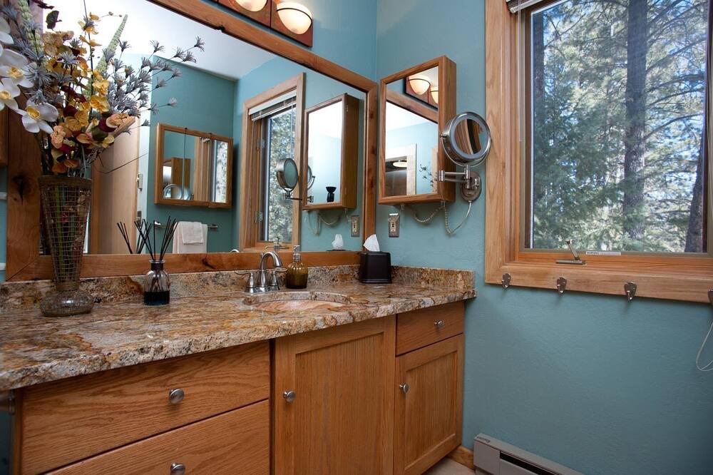 Photo of Bathroom in Purgatory