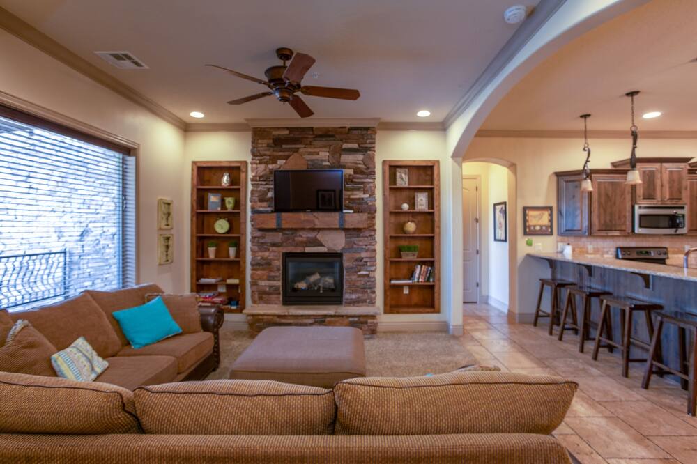 Photo of Livingroom in St. George