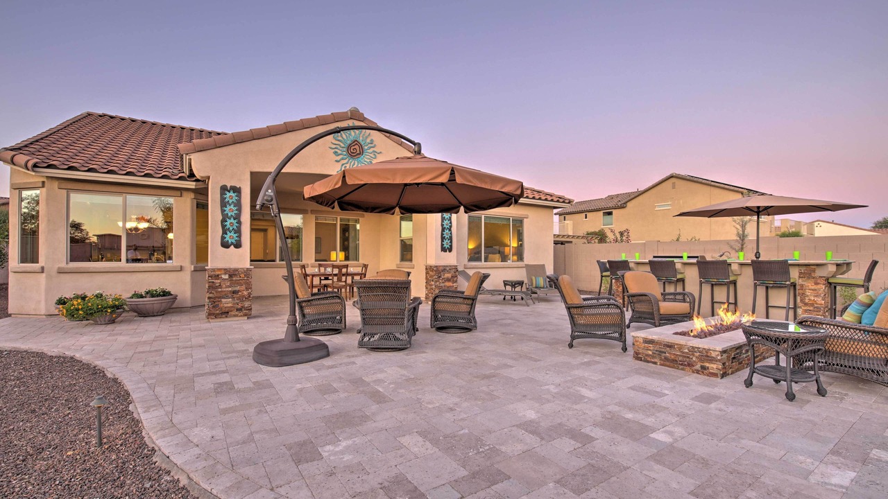 Photo of Buildings in Montecito in Estrella