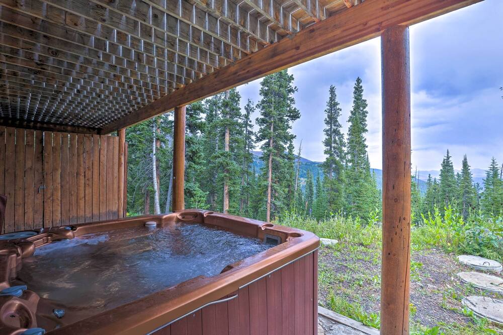 Photo of Bathroom in Quandary Village