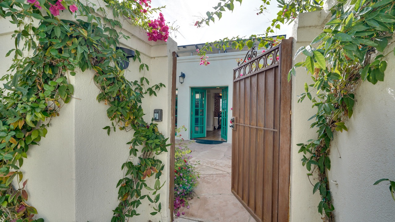 Photo of Outdoor in Sam Hughes