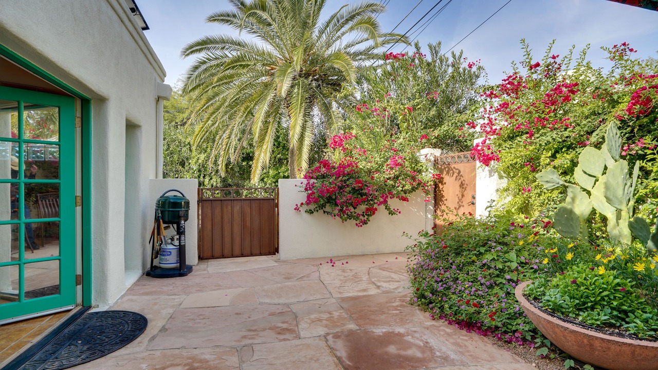 Photo of Outdoor in Sam Hughes