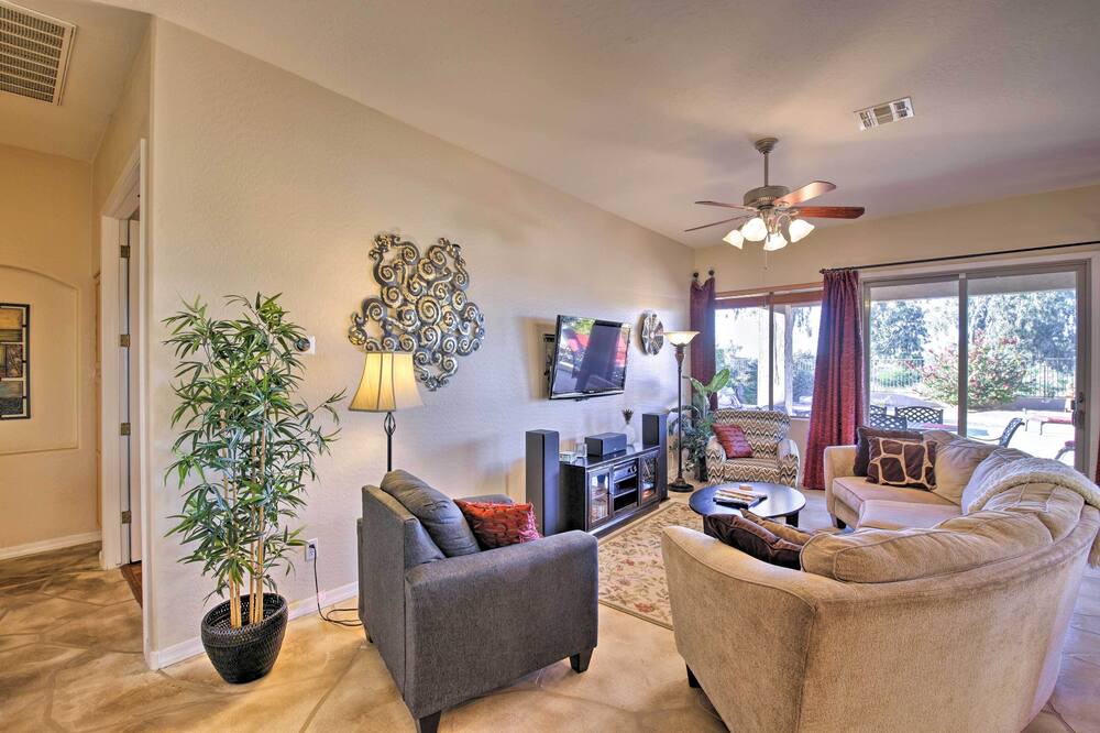 Photo of Livingroom in Legacy