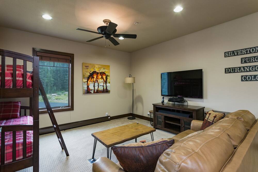 Photo of Livingroom in Purgatory