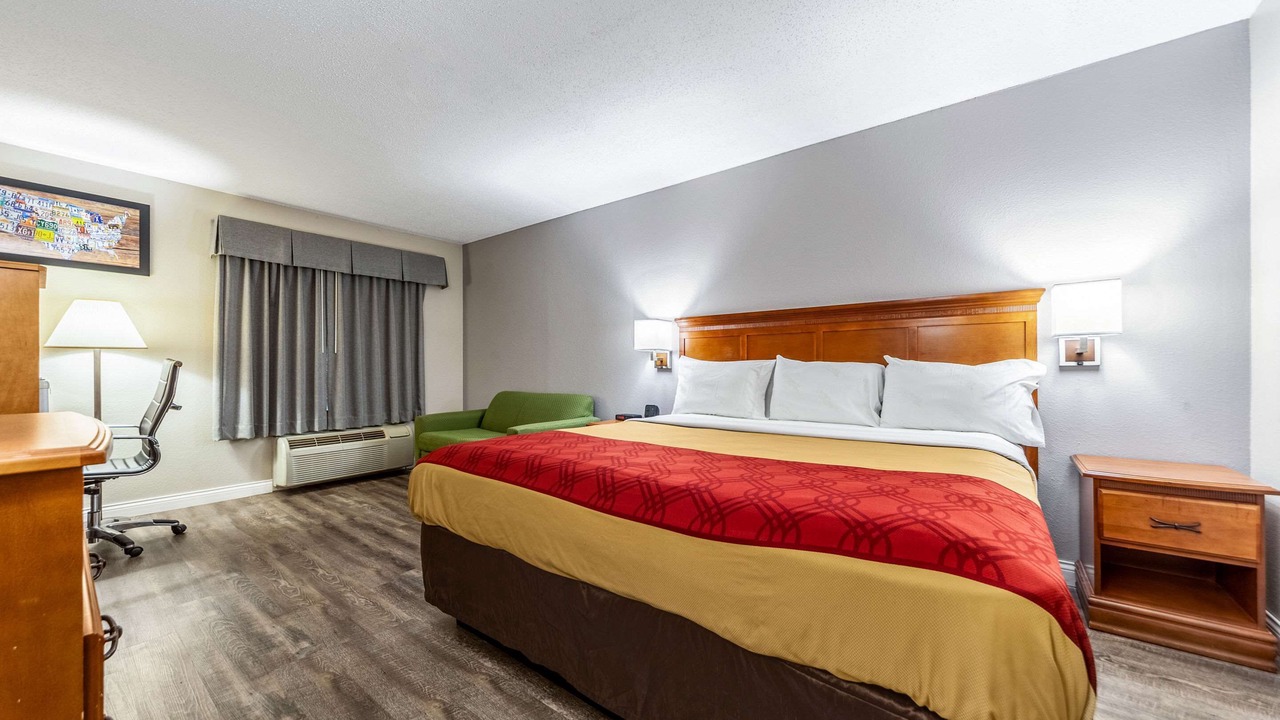 Photo of Bedroom in West Lincoln