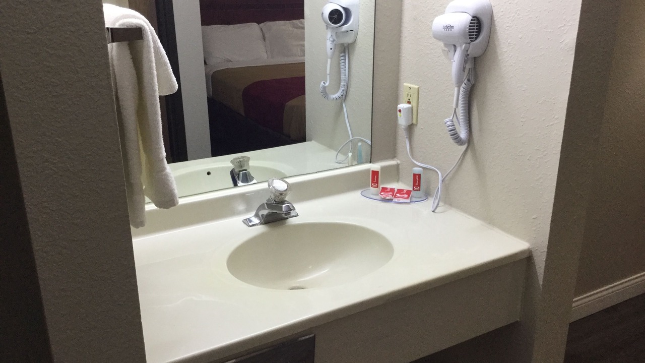 Photo of Bathroom in West Lincoln