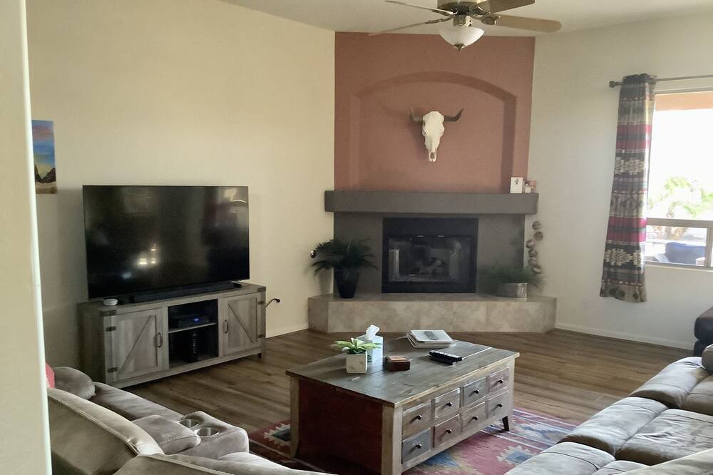 Photo of Livingroom in Estrella Mountain Ranch
