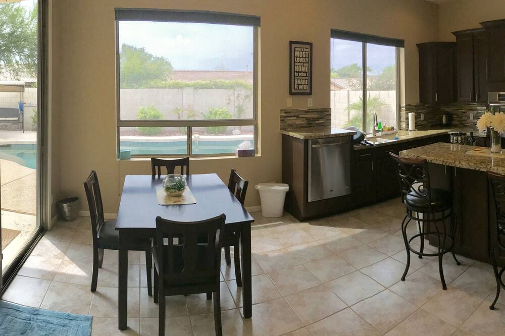 Photo of Kitchen in Estrella Mountain Ranch