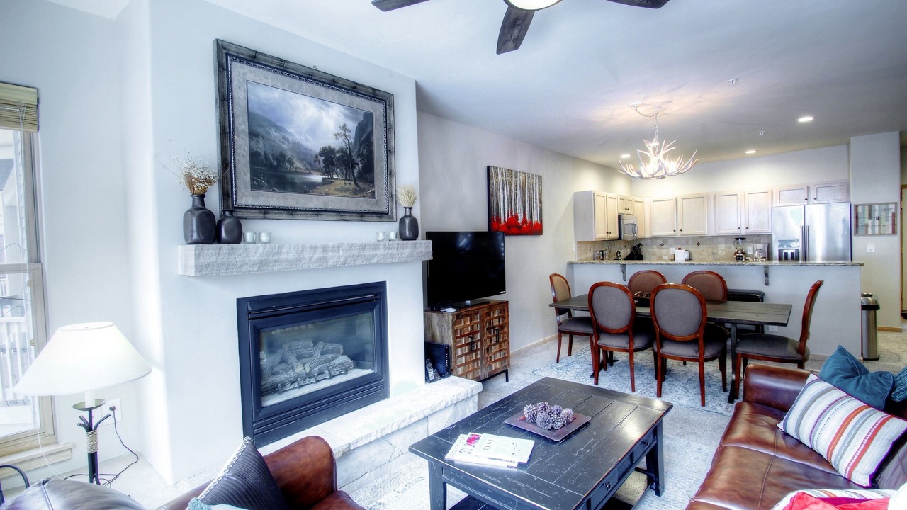 Photo of Livingroom in Avon