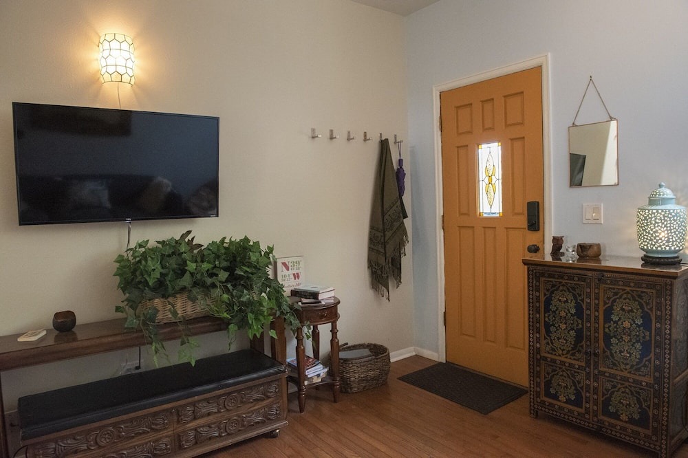 Photo of Livingroom in Capitol Hill