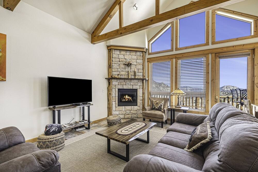 Photo of Livingroom in Estes Park