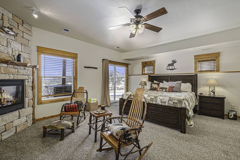 Photo of Livingroom in Estes Park