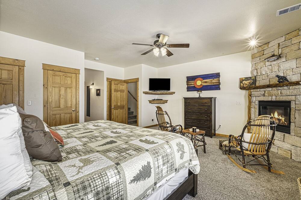 Photo of Livingroom in Estes Park