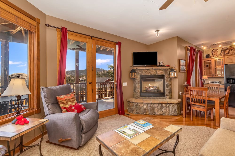 Photo of Livingroom in Estes Park
