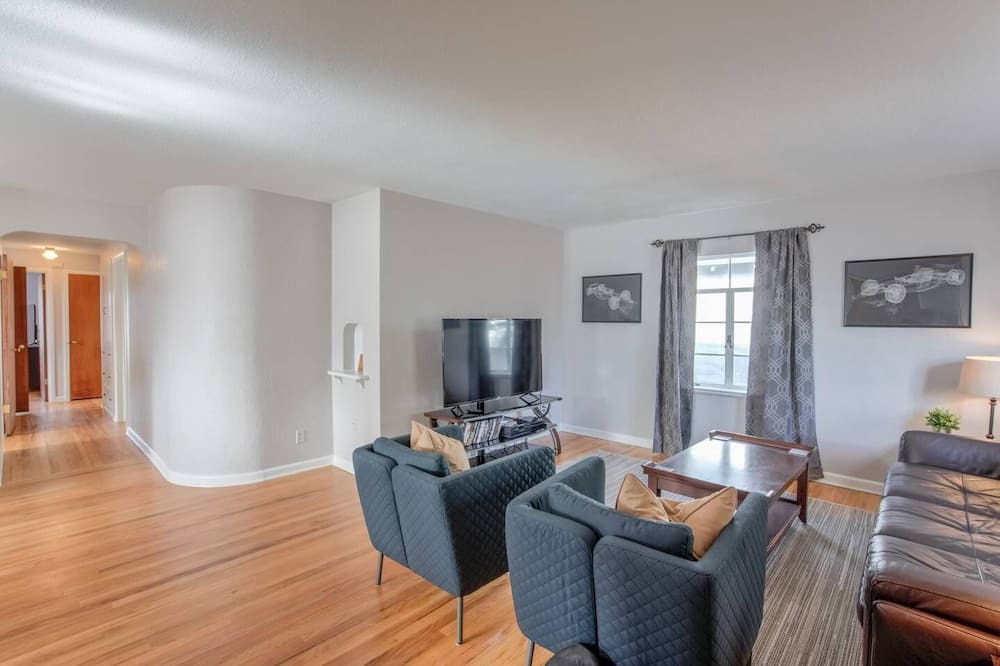 Photo of Bedroom in Central Colorado Springs