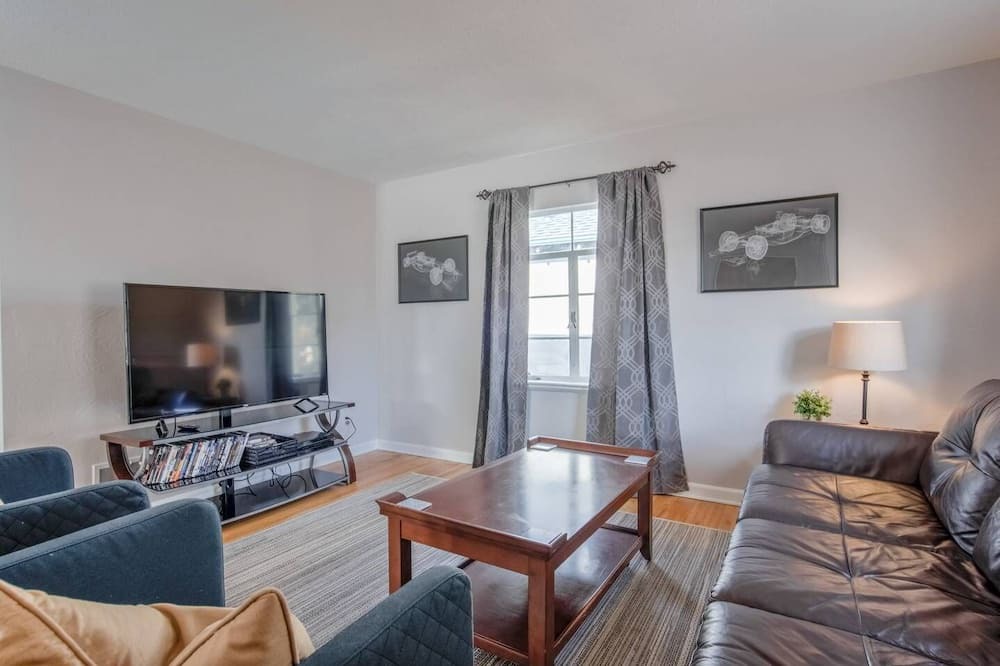 Photo of Bedroom in Central Colorado Springs