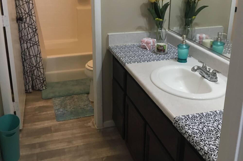 Photo of Bathroom in Centennial Hills