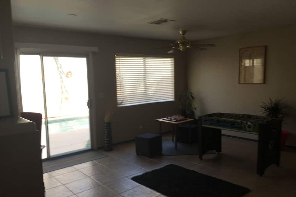 Photo of Livingroom in Centennial Hills