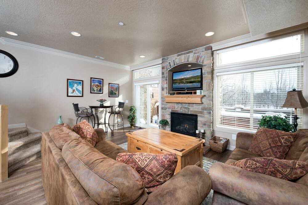 Photo of Livingroom in Ogden