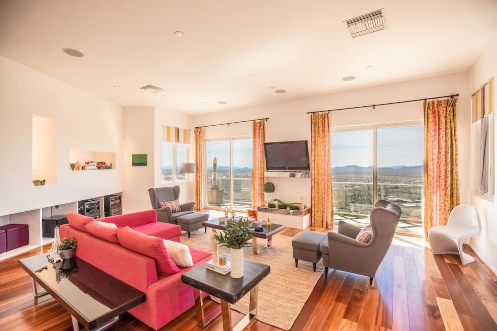 Photo of Bedroom in Cave Creek