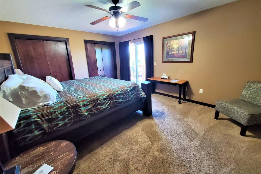 Photo of Bedroom in Spirit Lake