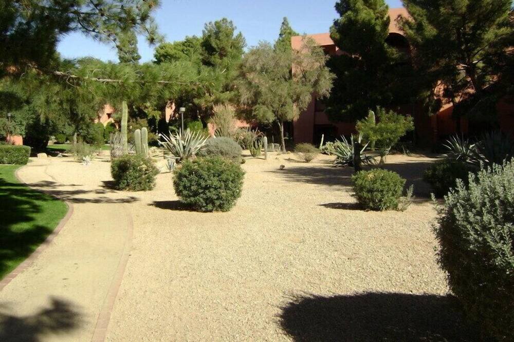 Photo of Outdoor in Paradise Valley Village